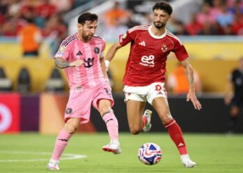 وسام أبو علي يطوي صفحة الأهلي بكلمات وداع مؤثرة