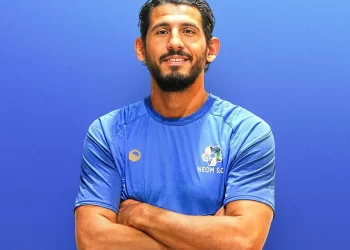 حجازي يقود دفاع نيوم في إسبانيا.. وغياب الفرج