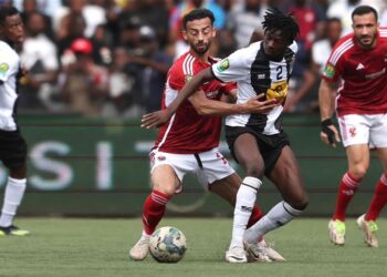 بعد استبعاده.. نجم الأهلي يقترب من قرار حاسم