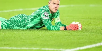 جراحة جديدة لتير شتيجن تُهدد موسم برشلونة