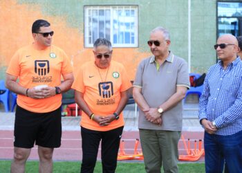 رئيس البنك الأهلي يجتمع بفريق الكرة النسائية لتحفيزهن قبل معسكر بورسعيد