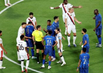 الشوط الأول| مانشستر سيتي يتقدم على الهلال بهدف مثير للجدل