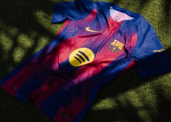 صدمات متتالية.. لماذا رفض هؤلاء ارتداء قميص برشلونة؟