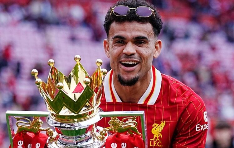 لويس دياز يغادر معسكر ليفربول استعدادًا للبايرن