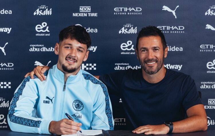 بعد تألقه مع بيرنلي.. ترافورد يعود لحراسة مرمى السيتي