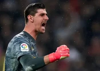 ماركا تؤكد.. ريال مدريد يجدد عقد كورتوا حتى صيف 2027