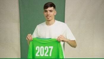 المصري يجدد عقد عبد الرحيم دغموم لموسمين إضافيين