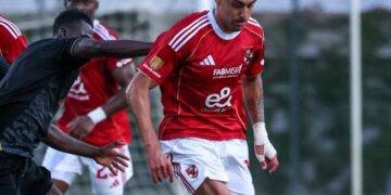 الأهلي يغيّر خطته الهجومية ويُراهن على شريف وجراديشار