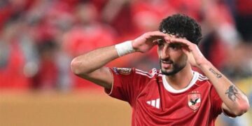 مهيب عبد الهادي يكشف حقيقة عروض وسام أبو علي.. وموقف اللاعب