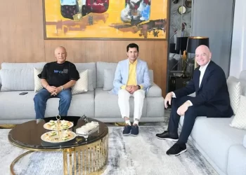 اتصال رسمي وزيارة ودية.. مصر ترحب بإنفانتينو