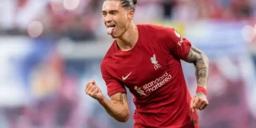 ليفربول في مأزق.. ميلان والهلال يغازلان هدافه