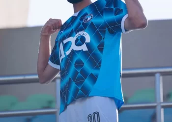 رسميًا.. الجناح المهاري مصطفى زيكو يرتدي قميص بيراميدز