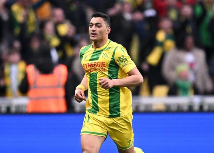 هل يجتمع مصطفى محمد مع فيتوريا مجددًا؟.. باناثينايكوس يفتح الباب