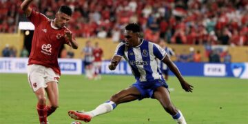 الركراكي يستدعي داري والشيبي لمعسكر المغرب في سبتمبر