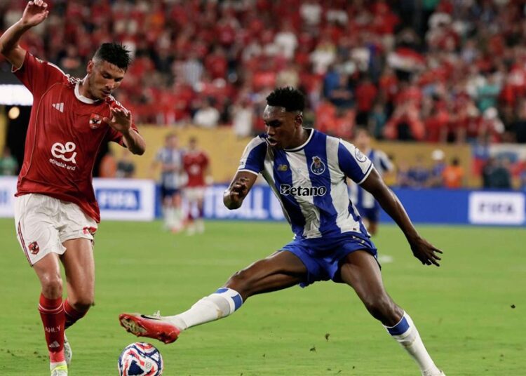 الركراكي يستدعي داري والشيبي لمعسكر المغرب في سبتمبر