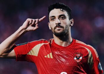 الجهاز الطبي للأهلي يراقب حالة طاهر بعد شكواه من آلام عضلية