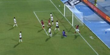 هجوم متبادل دون تسجيل بين الزمالك وسيراميكا في الشوط الأول