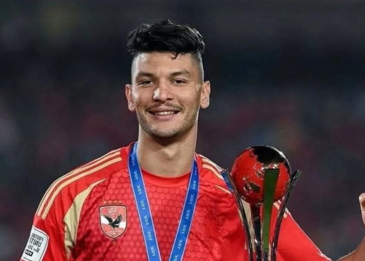 الأهلي يغلق الباب أمام رحيل مدافعه المغربي هذا الصيف