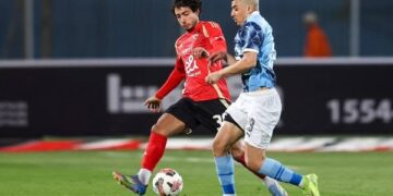 هل يستجيب اتحاد الكرة لتحفظ بيراميدز على الحكم الإسباني؟