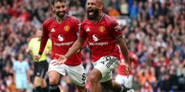 مانشستر يونايتد يخطف فوزًا مثيرًا من بيرنلي في الوقت القاتل