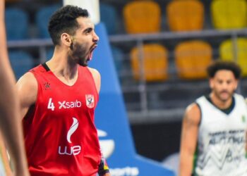 صراع العملة والعقود يشعل أزمة إيهاب أمين في الأهلي