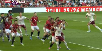 أرسنال يحقق بداية مثالية ويهزم مانشستر يونايتد في البريميرليج