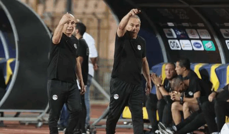 منتخب مصر يراقب حالة إمام عاشور قبل إعلان قائمة معسكر أكتوبر