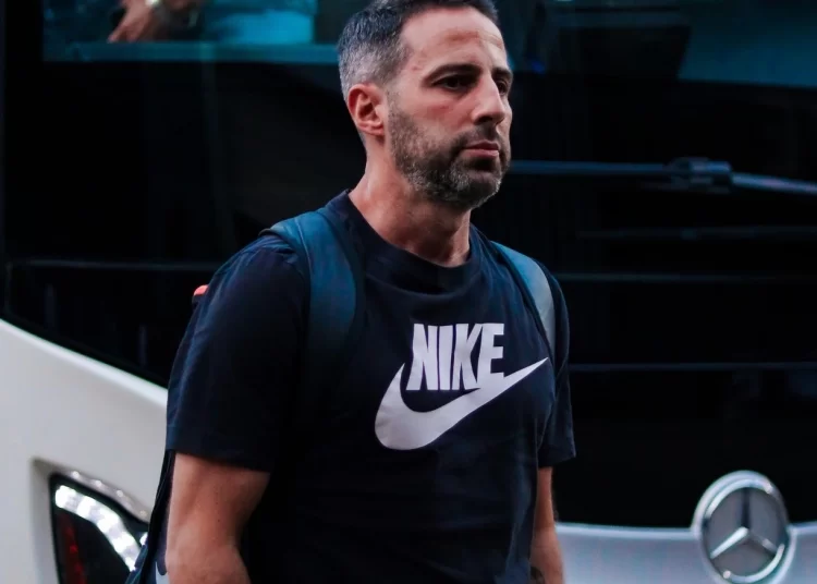 “لا نتعامل بالقطعة”.. مصدر بالزمالك يحسم الجدل ويؤكد استمرار فيريرا