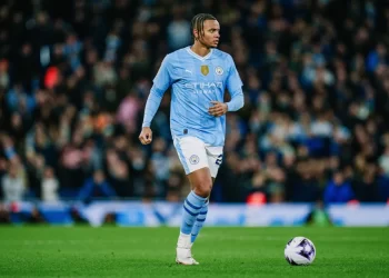 بعد مسيرة حافلة بالألقاب.. مانشستر سيتي يعلن رحيل أكانجي إلى إنتر ميلان