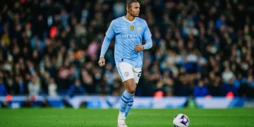 بعد مسيرة حافلة بالألقاب.. مانشستر سيتي يعلن رحيل أكانجي إلى إنتر ميلان