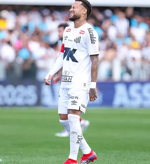 أنشيلوتي يستبعد نيمار ويشعل الجدل حول مستقبله الدولي