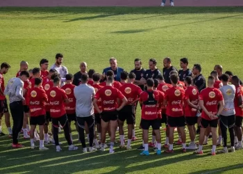 الخطيب للاعبي الأهلي: “الكل يزول ويبقى الأهلي.. الكرة رجولة مش أسماء”