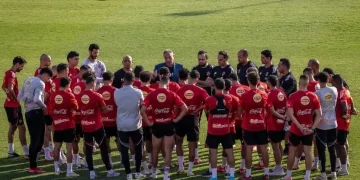 الخطيب للاعبي الأهلي: “الكل يزول ويبقى الأهلي.. الكرة رجولة مش أسماء”