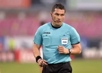 كوفاكس يقود تحكيم مواجهة الأهلي السعودي وبيراميدز في كأس القارات الثلاث