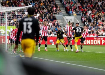 برينتفورد يصعق مانشستر يونايتد بثلاثية ويُسقطه في الجولة السادسة من البريميرليج