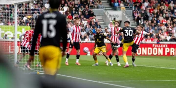 برينتفورد يصعق مانشستر يونايتد بثلاثية ويُسقطه في الجولة السادسة من البريميرليج