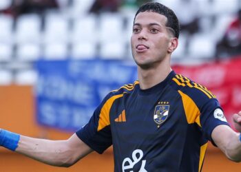 تفاصيل طلب إمام عاشور تعديل عقده مع الأهلي