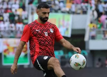 هدية فنية من بوركينا فاسو تثير إعجاب محمد صلاح بعد مباراة مصر في التصفيات