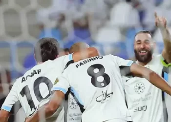 إصابة عضلية تبعد بنزيما عن تدريبات الاتحاد