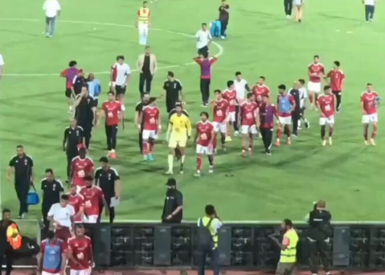 توتر بين الشناوي وتريزيجيه بعد مباراة سيراميكا.. ومحمد هاني يتدخل للتهدئة