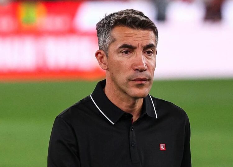 مفاوضات الأهلي مع برونو لاج تصل إلى مرحلة حساسة.. الشرط الجزائي يعطل الحسم