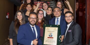 تكريم محمد عيد سليمان بجائزة “أفضل إدارة تسويقية متميزة”