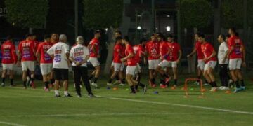 منتخب كأس العرب يواصل تدريباته في الإسماعيلية بحضور رئيس هيئة قناة السويس