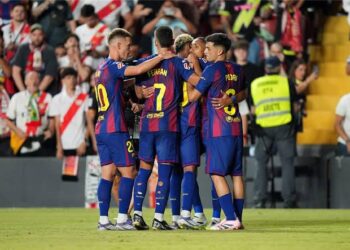 برشلونة يضرب فالنسيا بسداسية ويواصل مطاردة الصدارة