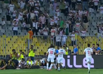 الزمالك يضرب المصري بثلاثية ويعتلي صدارة الدوري