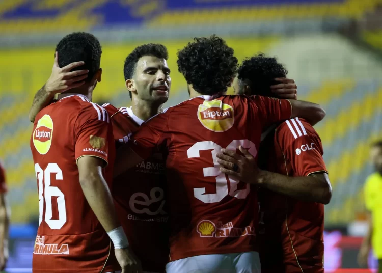 الأهلي يكتسح كهرباء الإسماعيلية برباعية ويتصدر الدوري المصري مؤقتًا