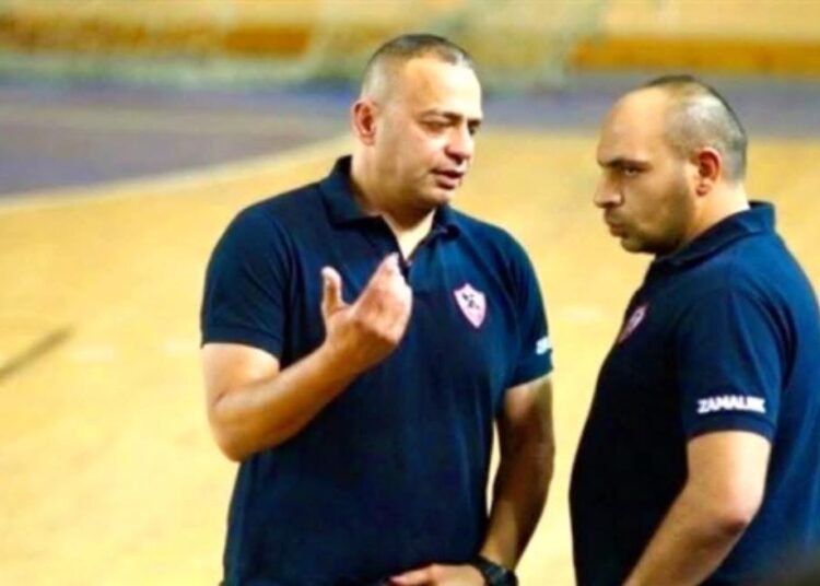 خلافات شخصية تعطل عودة أيمن صلاح إلى يد الزمالك