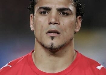 عمرو زكي.. أزمة نفسية ومادية و لا صحية؟!