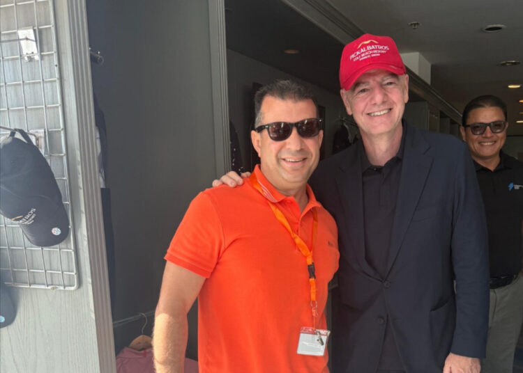 على هامش حضوره قمة السلام.. رئيس الفيفا يرتدي كاب بيك الباتروس دعمًا للسياحة المصرية بشرم الشيخ