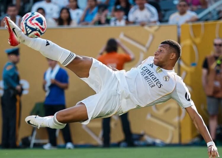 الملك يعود إلى عرشه.. ريال مدريد يبدأ رحلة المجد الأوروبي من جديد